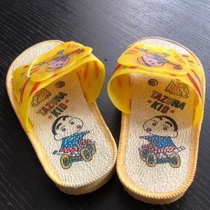 Crayon Shin-Chan Vintage kids Tazura kid slip on sandals